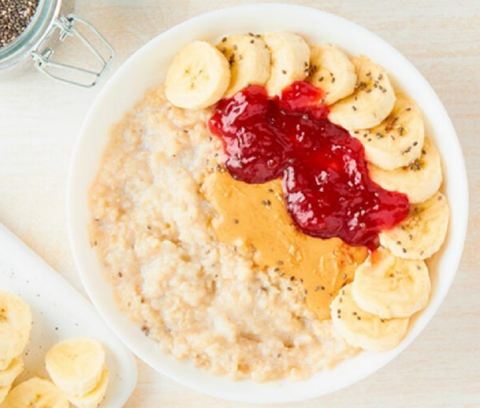 Pudín de harina de avena con mantequilla de maní