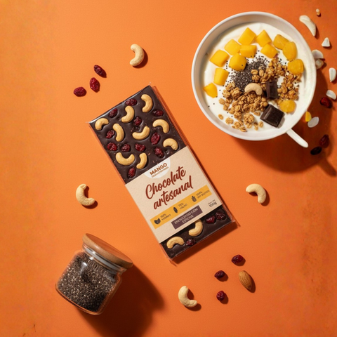Chocolate con arandanos y cashew al 70% Cacao